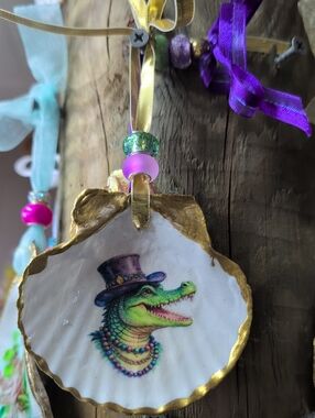 Hand-Painted Alligator Shell Ornament with Gold Trim - Green